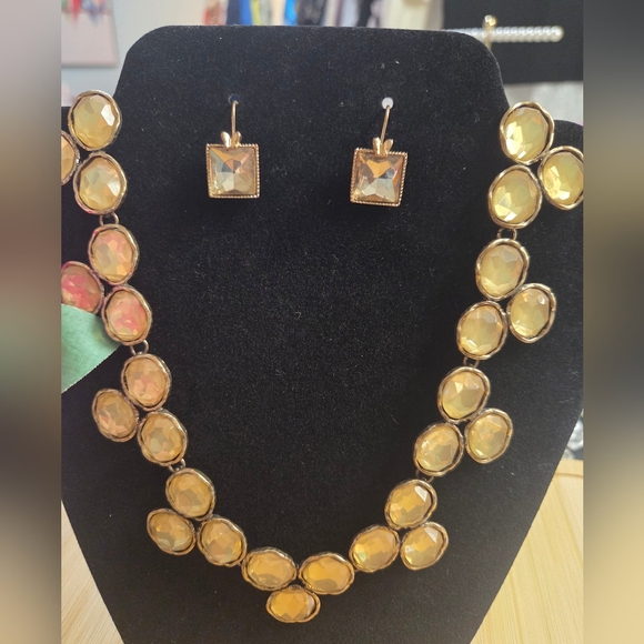 Gold Necklace Jewelry Set - Picture 2 of 8